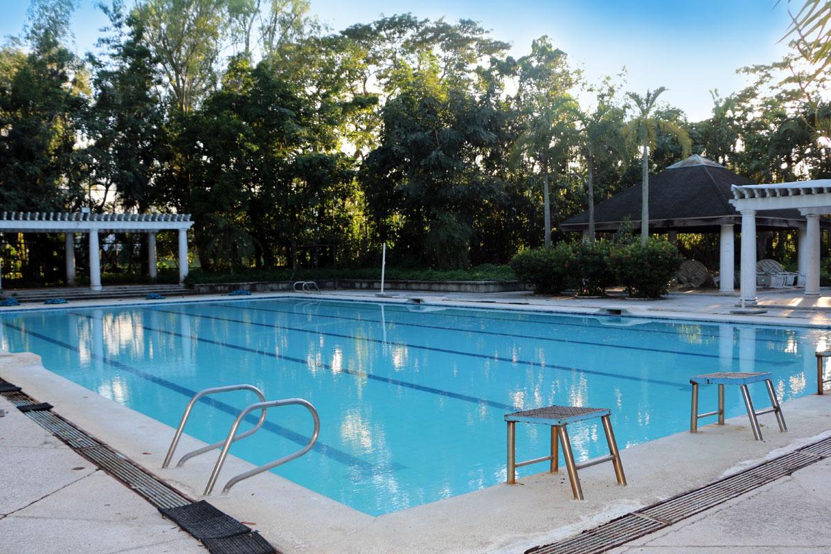 Manila Southwoods Golf & Country Club editorial view 3